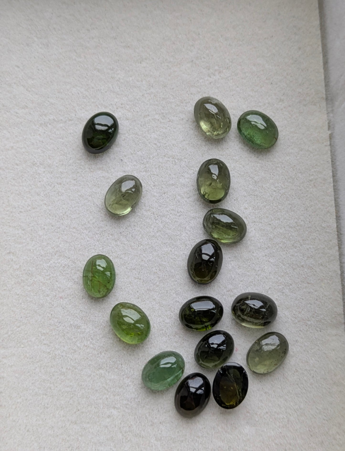 Turmalin cabochon