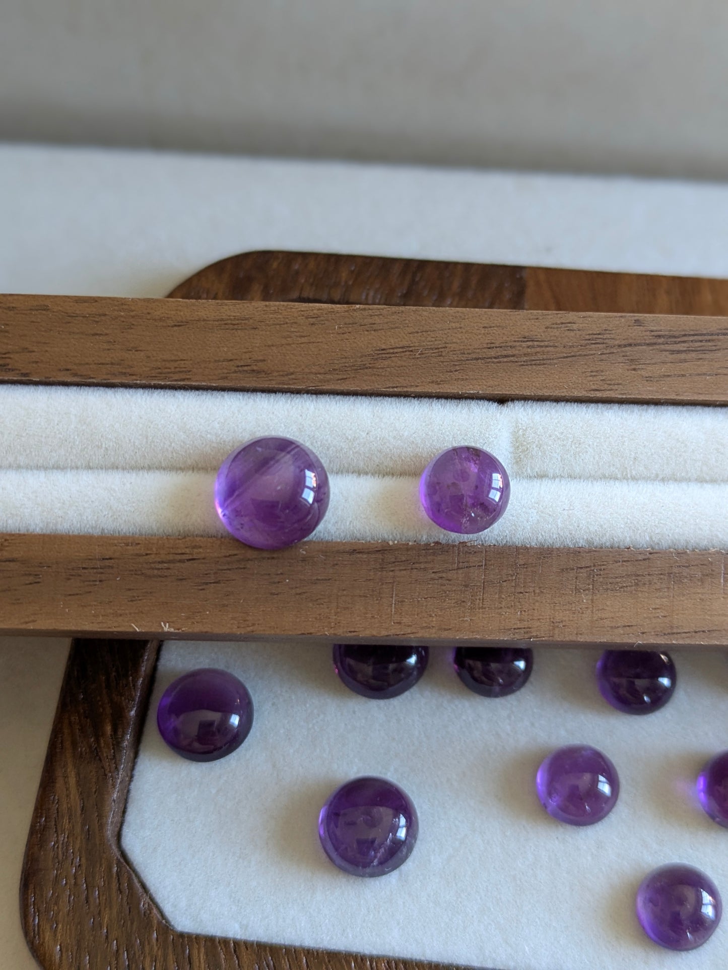 Ametyst cabochoner