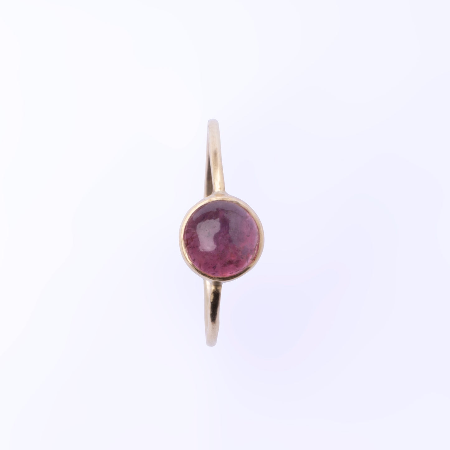 Dome 8k Guld ring- Lilla/Pinkish safir str. 51,5