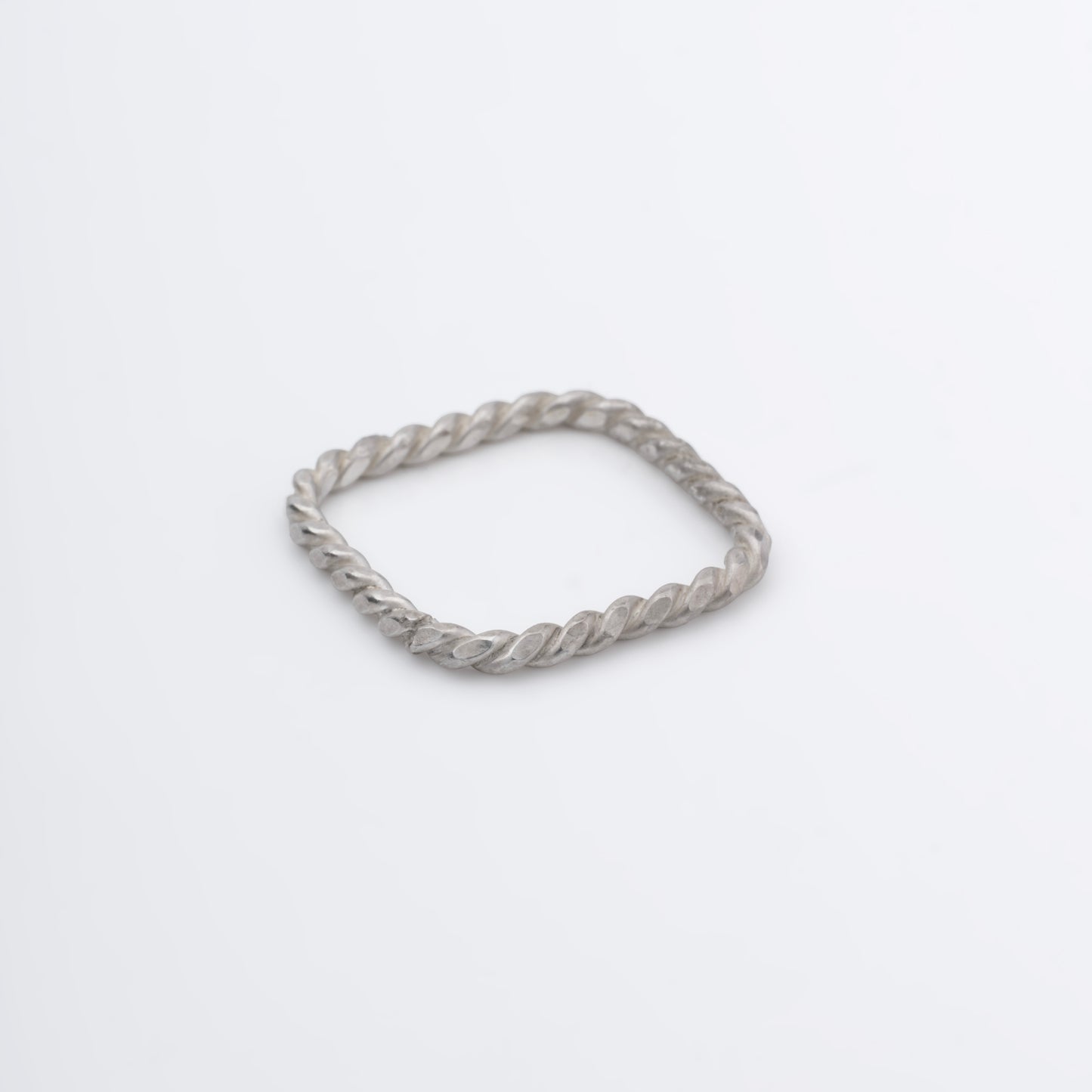 Firkantet Snoet Ring