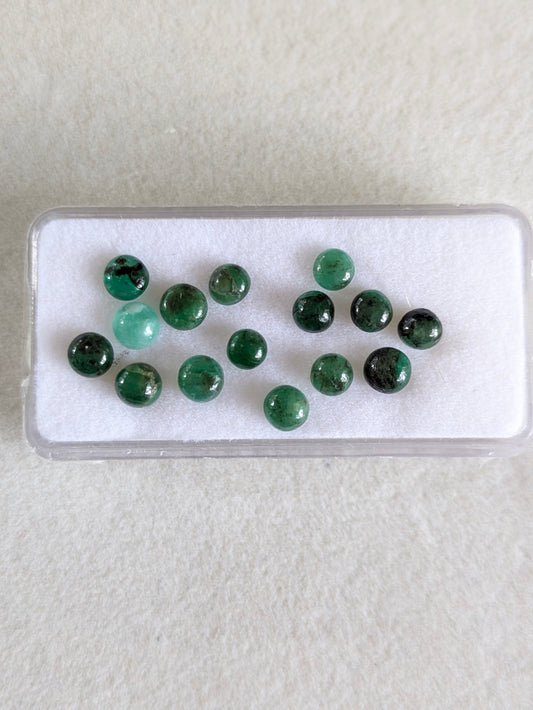 Smaragd cabochoner