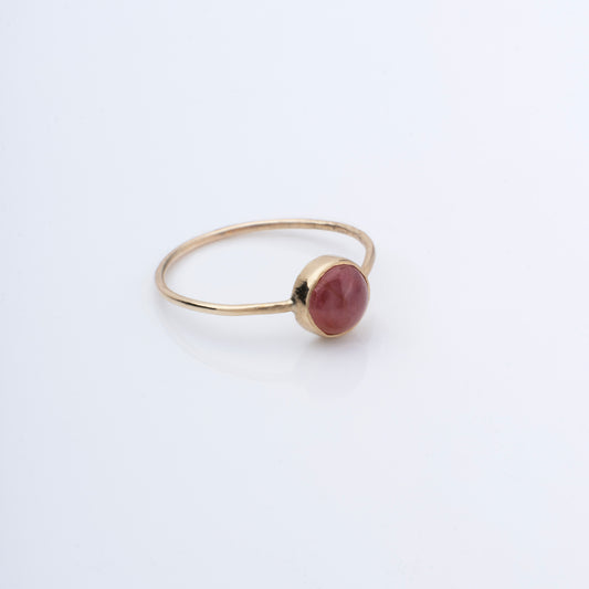 Dome 8k Guld ring- Lyserød safir str.54