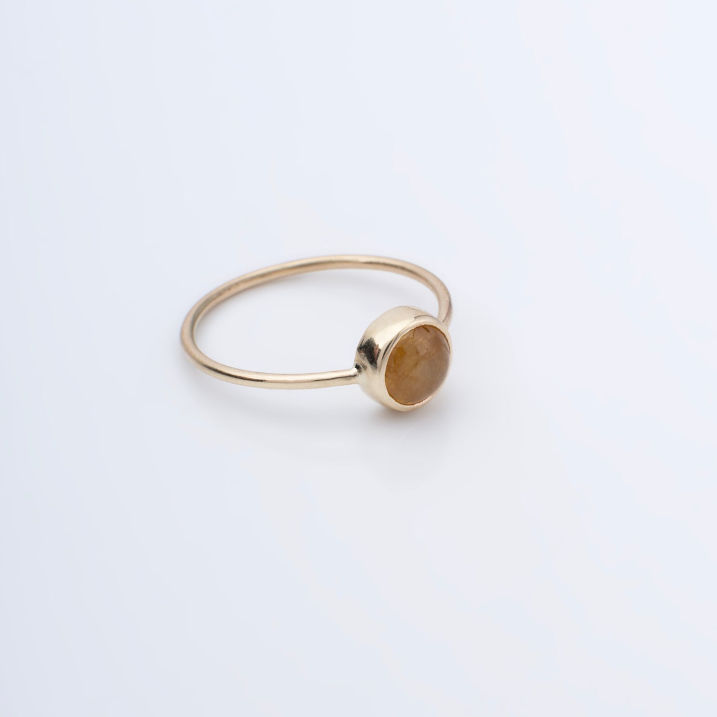 Dome 8k Guld ring- Kraftig gul safir str.52