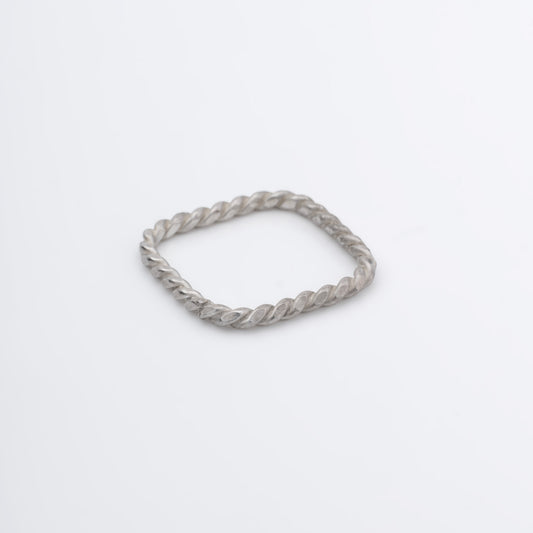 Firkantet Snoet Ring